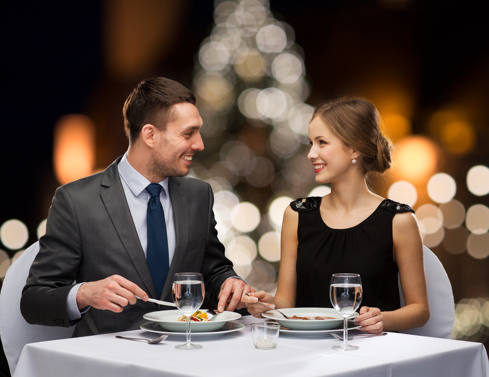 how to create atmosphere in a restaurant for the holidays